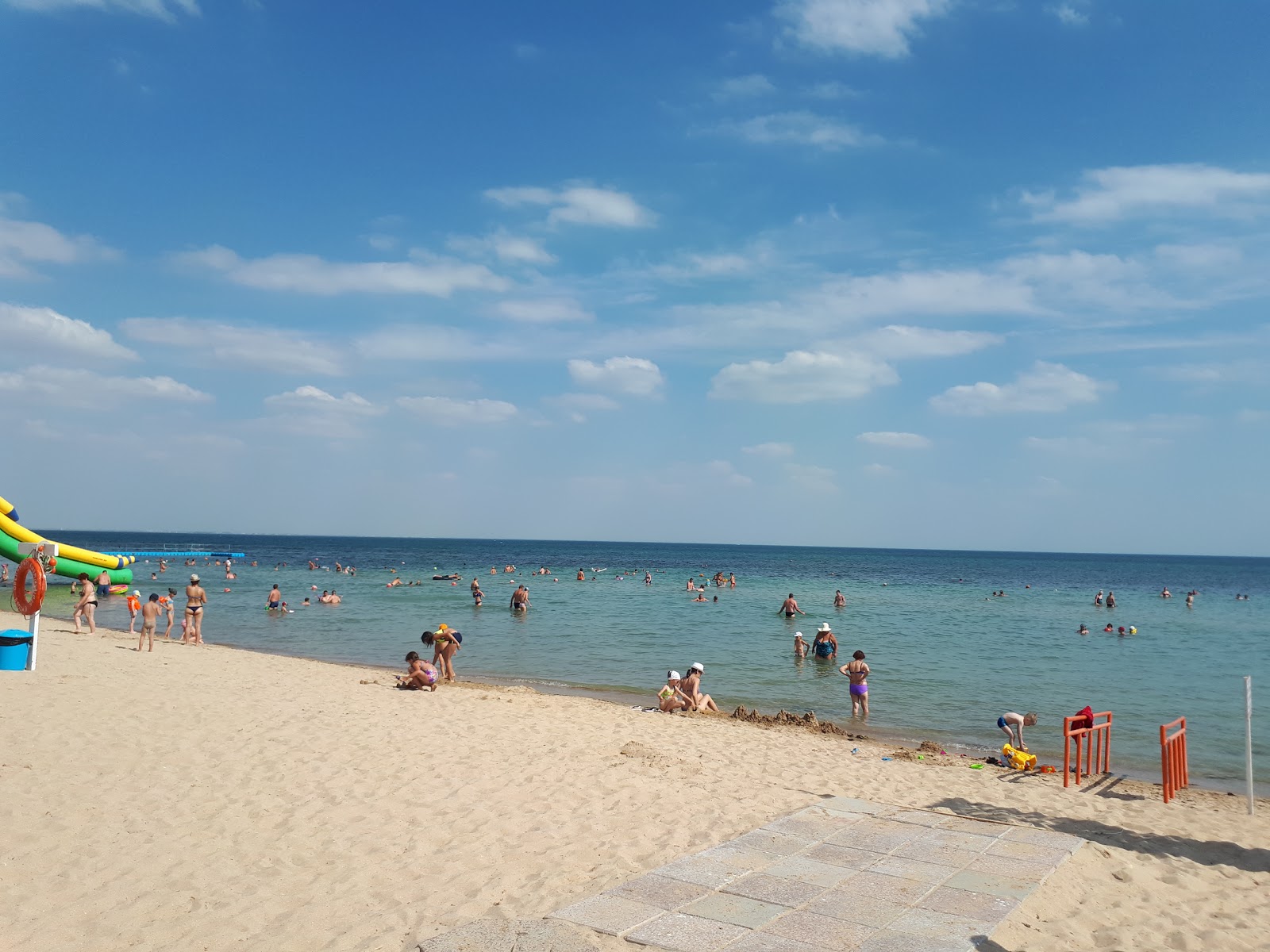 Fotografija Oren-Crimea beach z svetel pesek površino