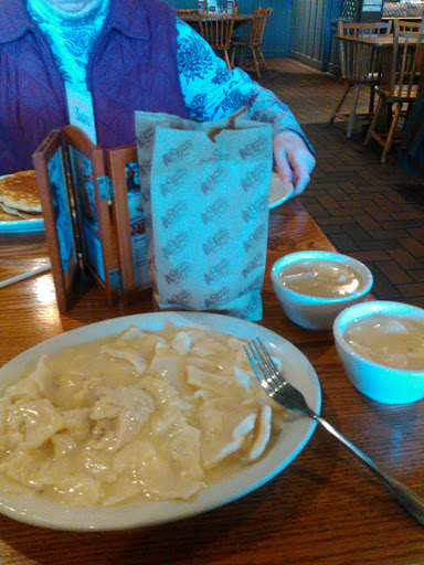 American Restaurant «Cracker Barrel Old Country Store», reviews and photos, 11701 University Ave, Clive, IA 50325, USA