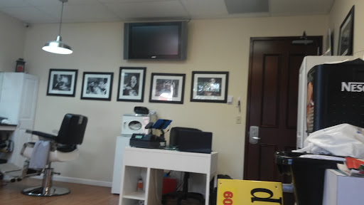 Barber Shop «The Men’s Room Barber Shop», reviews and photos, 12515 Orange Dr, Davie, FL 33330, USA