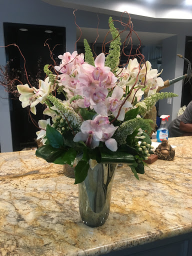 Florist «River Oaks Flower House», reviews and photos, 5 Greenway Plaza c420, Houston, TX 77046, USA