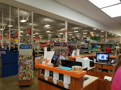 Pet Supply Store «PetSmart», reviews and photos, 2216 E Springs Dr, Madison, WI 53704, USA