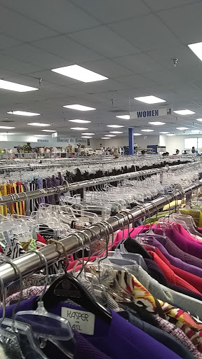 Thrift Store «Goodwill Greenacres/Woodbridge Store & Donation Center», reviews and photos, 6601 Forest Hill Blvd, Greenacres, FL 33413, USA