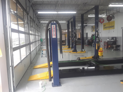 Auto Repair Shop «Meineke Car Care Center», reviews and photos, 220 Crossfield Dr, Versailles, KY 40383, USA
