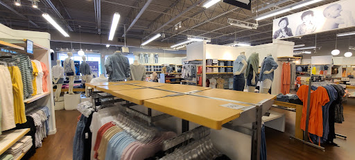 Clothing Store «Gap Outlet», reviews and photos, 8225 Vineland Ave, Orlando, FL 32821, USA