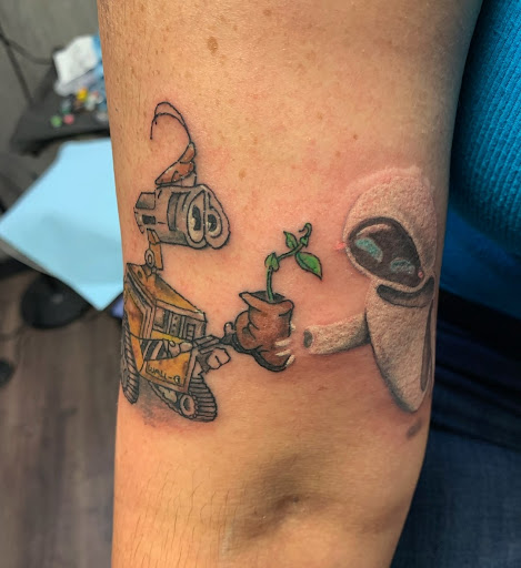 Tattoo Shop «Guerilla Tattoo», reviews and photos, 19 W King St, Shippensburg, PA 17257, USA