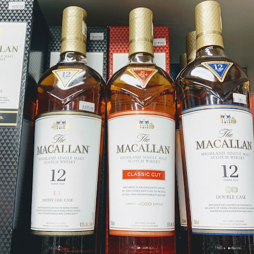 Liquor Store «Carhart Wines & Liquors», reviews and photos, 343 Mamaroneck Ave, White Plains, NY 10605, USA