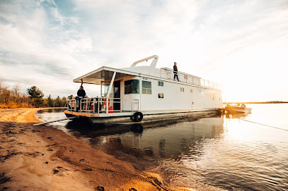 Houseboat Adventures