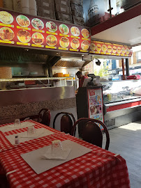 Atmosphère du Pizzeria RESTAURANT EYMEN à Montreuil - n°19