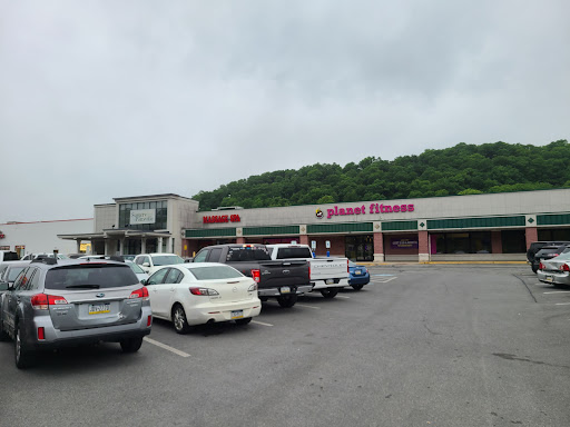 Shopping Mall «Cressona Mall», reviews and photos, 1544 PA-61, Pottsville, PA 17901, USA