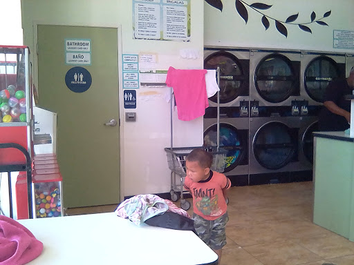 Laundromat «Fair Oaks Laundry», reviews and photos, 1343 N Fair Oaks Ave, Pasadena, CA 91103, USA