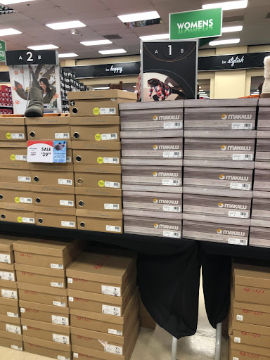 Shoe Store «Shoe Carnival», reviews and photos, 3408 S Glenstone Ave, Springfield, MO 65804, USA