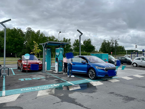 Borne de recharge de véhicules électriques Allego Station de recharge Denain