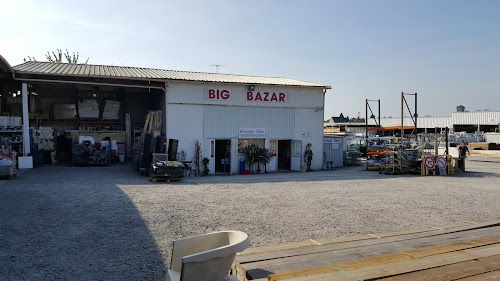 Big Bazar à Saint-Gervais-les-Trois-Clochers