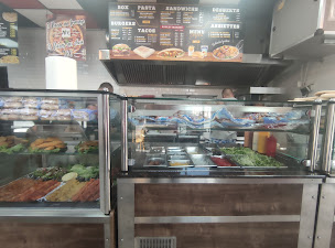 Photo n°14 de Snack Les 2 Soeurs...sandwicherie...burgers...pizza à Marseille ()