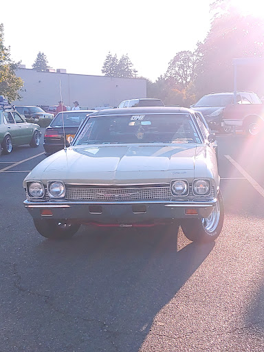 Bowling Alley «Oregon Trail Lanes», reviews and photos, 735 S Columbia River Hwy, St Helens, OR 97051, USA