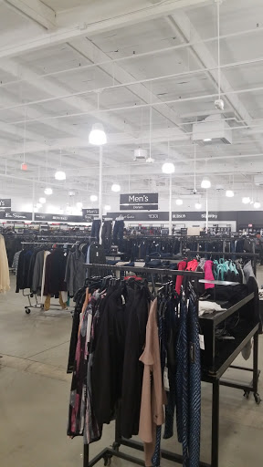 Department Store «Saks OFF 5TH», reviews and photos, 21500 Victory Blvd, Woodland Hills, CA 91367, USA