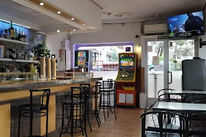 Cafetería Merlín image