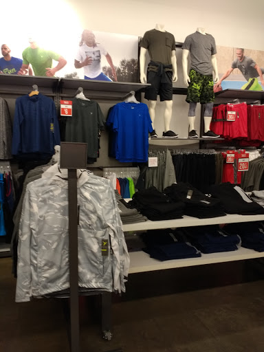 Clothing Store «Old Navy», reviews and photos, 9155 W Stockton Blvd, Elk Grove, CA 95758, USA