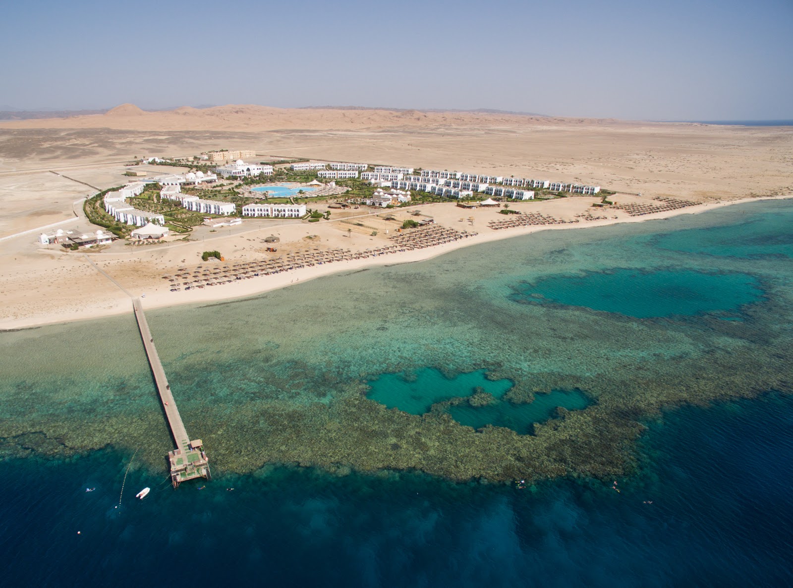 Foto von Gorgonia Beach mit türkisfarbenes wasser Oberfläche