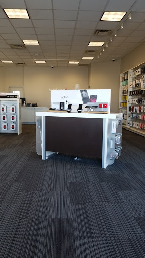 Cell Phone Store «Verizon», reviews and photos, 7779 Day Dr, Parma, OH 44129, USA