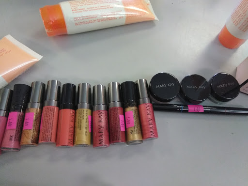 Thrift Store «Nifty Thrifty Shop LLC», reviews and photos, 4200 39th Ave, Kenosha, WI 53144, USA