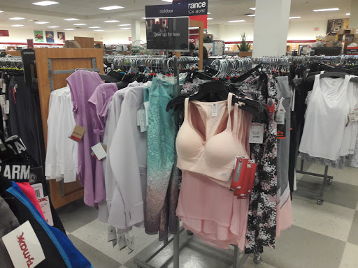 Department Store «T.J. Maxx», reviews and photos, 700 Broadway, Westwood, NJ 07675, USA