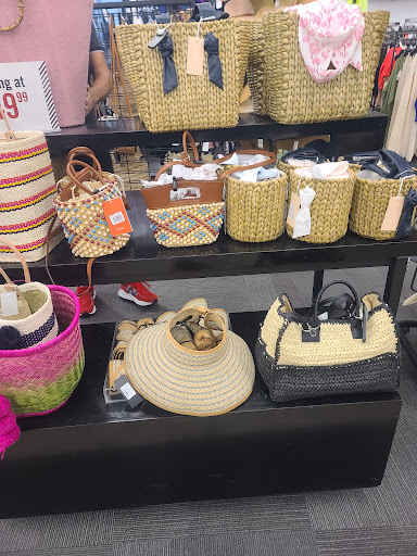 Department Store «Saks OFF 5TH», reviews and photos, 11201 NW 12th St, Miami, FL 33172, USA