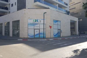 דנטל אי סנטר ️ מרפאת שיניים בקריות ️ image