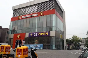 McDonald's Suwon Hwaseong Branch image