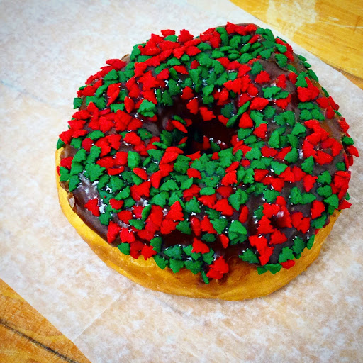 Donut Shop «Wake N Bake Donuts - Carolina Beach», reviews and photos, 1401 N Lake Park Blvd Suite 46, Carolina Beach, NC 28428, USA