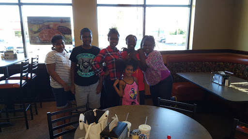 Pizza Restaurant «Round Table Pizza», reviews and photos, 34410 16th Ave S, Federal Way, WA 98003, USA