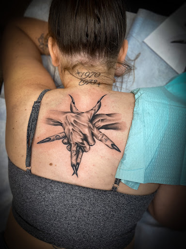 Explore small daisy tattoo ideas, creative tattoo ideas in Oregon City, available at Lucky Supreme Tattoo