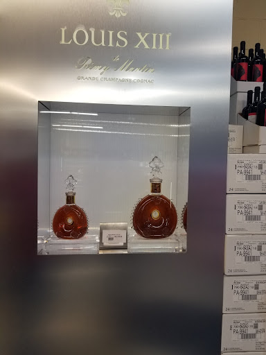 Liquor Store «Liquor Barn», reviews and photos, 287 E Dundee Rd, Wheeling, IL 60090, USA