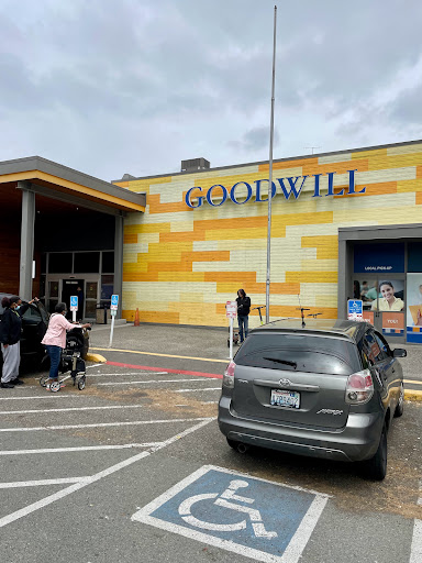 Thrift Store «Goodwill», reviews and photos