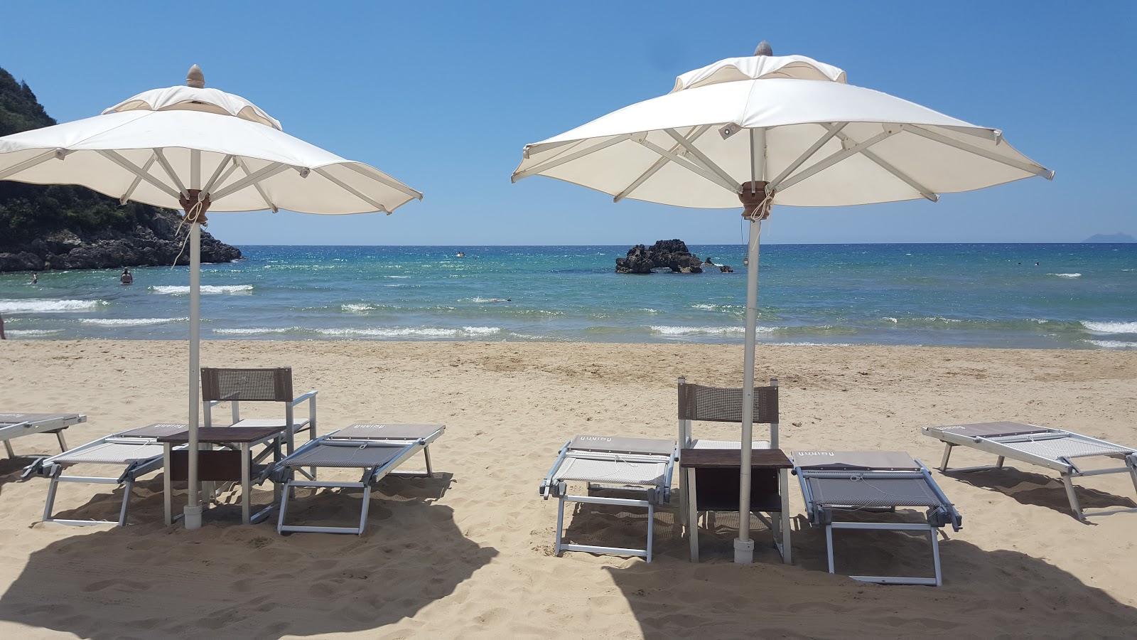 Foto di Spiaggia dell'Ariana con molto pulito livello di pulizia