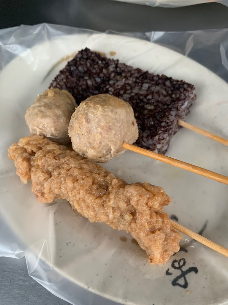 路邊黑輪攤 的照片