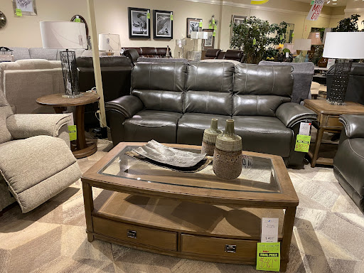 Furniture Store «La-Z-Boy Furniture Galleries», reviews and photos, 17305 Southcenter Pkwy, Tukwila, WA 98188, USA