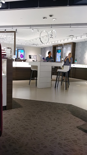 Jewelry Store «Helzberg Diamonds», reviews and photos, 2290 Miamisburg Centerville Rd, Dayton, OH 45459, USA