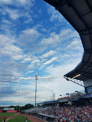 Stadium «Veterans Memorial Stadium», reviews and photos, 950 Rockford Rd SW, Cedar Rapids, IA 52404, USA