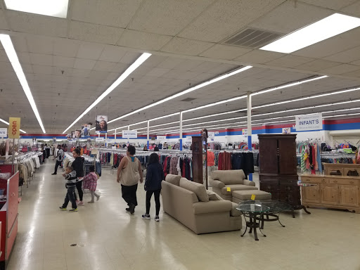 Thrift Store «Volunteers of America - West Broad Street», reviews and photos, 5640 W Broad St, Columbus, OH 43228, USA