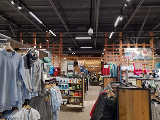 Clothing Store «L.L. Bean», reviews and photos, 200 Hillside Rd, Cranston, RI 02920, USA