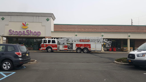 Supermarket «Stop & Shop Supermarket», reviews and photos, 665 American Legion Dr, Teaneck, NJ 07666, USA
