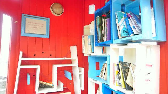 The Smallest Public Library of the world - Paihia
