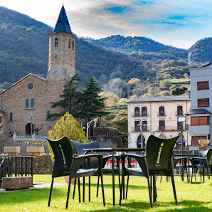 Pey Resort Avinguda Verge de Montserrat, 10, 25560 Sort, Lleida, España