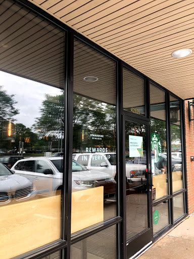 Starbucks, 42825 Woodward Ave, Bloomfield Hills, MI 48304, USA, 