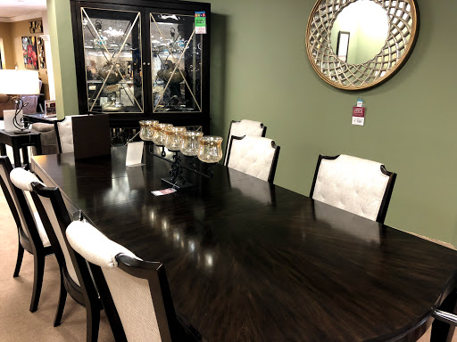 Furniture Store «Raymour & Flanigan Furniture and Mattress Store», reviews and photos, 275 Glen Cove Rd, Carle Place, NY 11514, USA