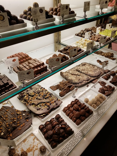 Shopping Mall «Block 37», reviews and photos, 108 N State St, Chicago, IL 60602, USA