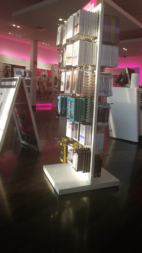 Cell Phone Store «T-Mobile», reviews and photos, 250 Granite Run Dr, Lancaster, PA 17601, USA