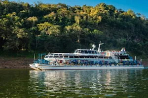 Catamaran: Cruceros Iguazu image