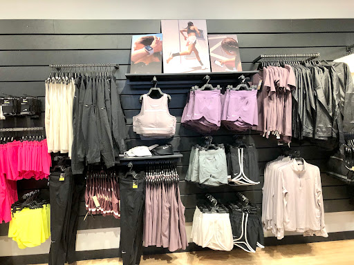 Clothing Store «Nike The Grove», reviews and photos, 189 The Grove Dr, Los Angeles, CA 90036, USA